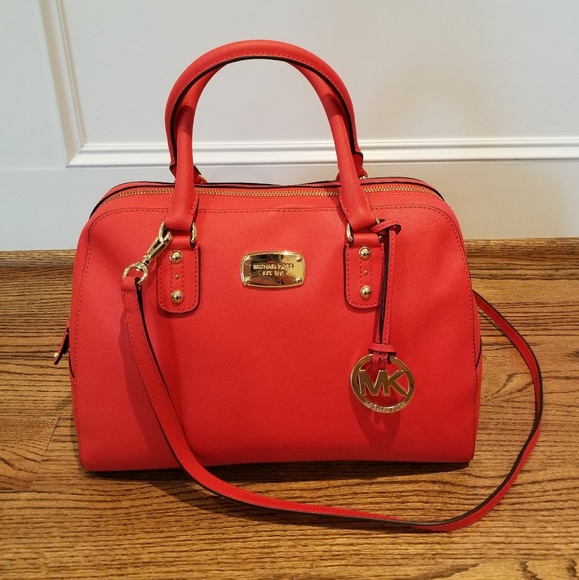Michael Kors Handbags - 🔥 Michael Kors Large Saffiano Leather Satchel